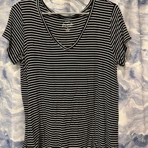 Rue 21 t shirt